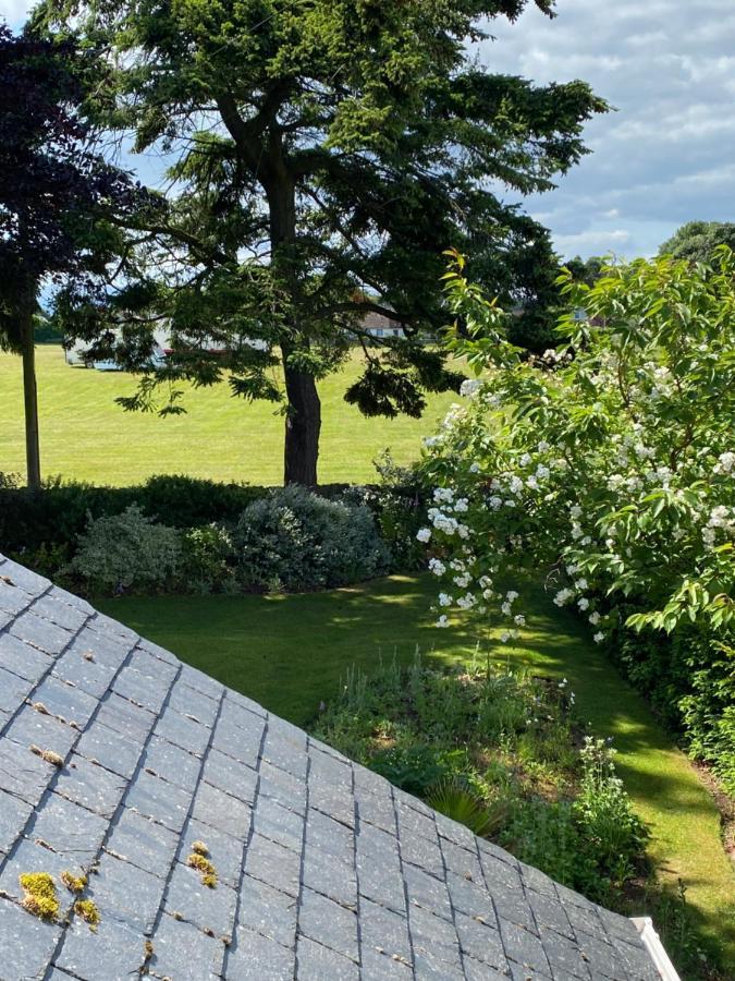 Glen Lyon Lodge Bed And Breakfast Неърн Екстериор снимка