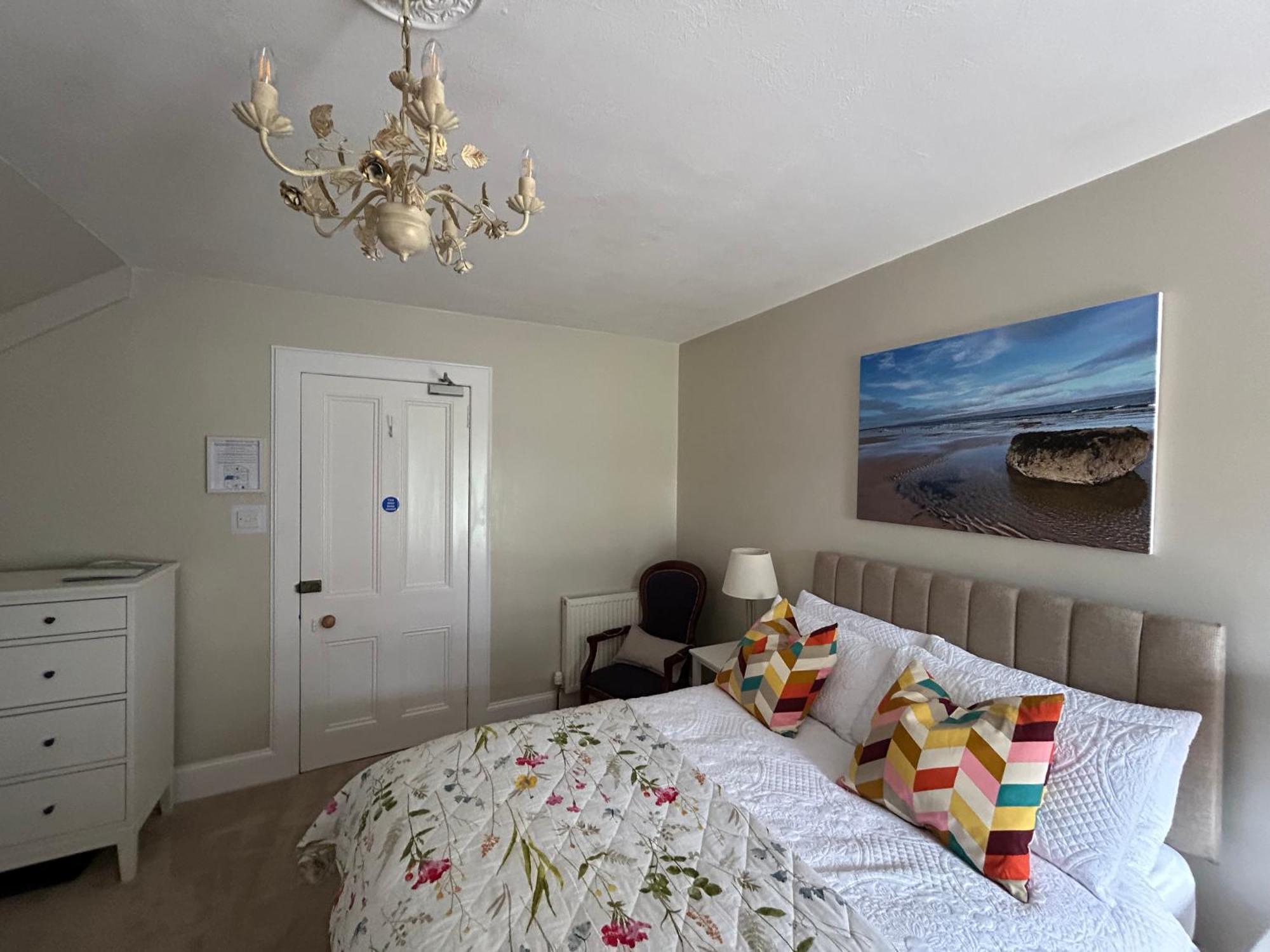 Glen Lyon Lodge Bed And Breakfast Неърн Екстериор снимка