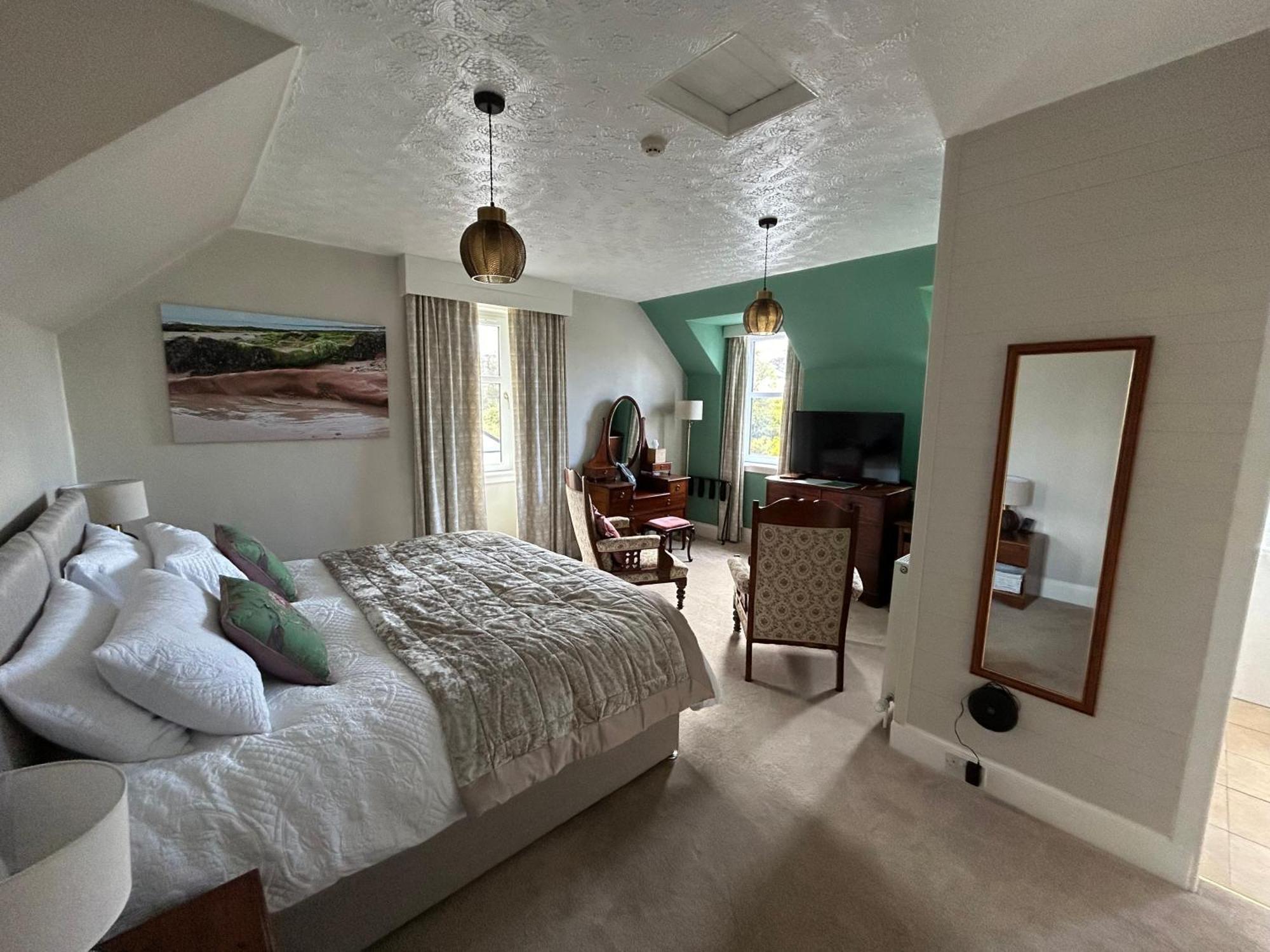 Glen Lyon Lodge Bed And Breakfast Неърн Екстериор снимка