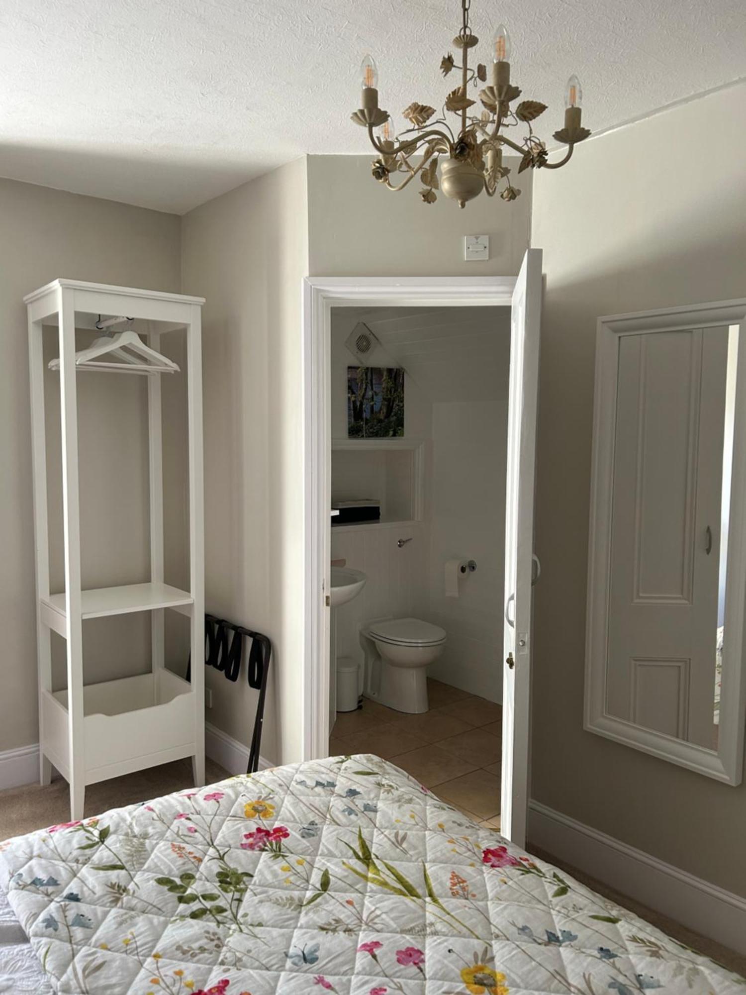 Glen Lyon Lodge Bed And Breakfast Неърн Стая снимка