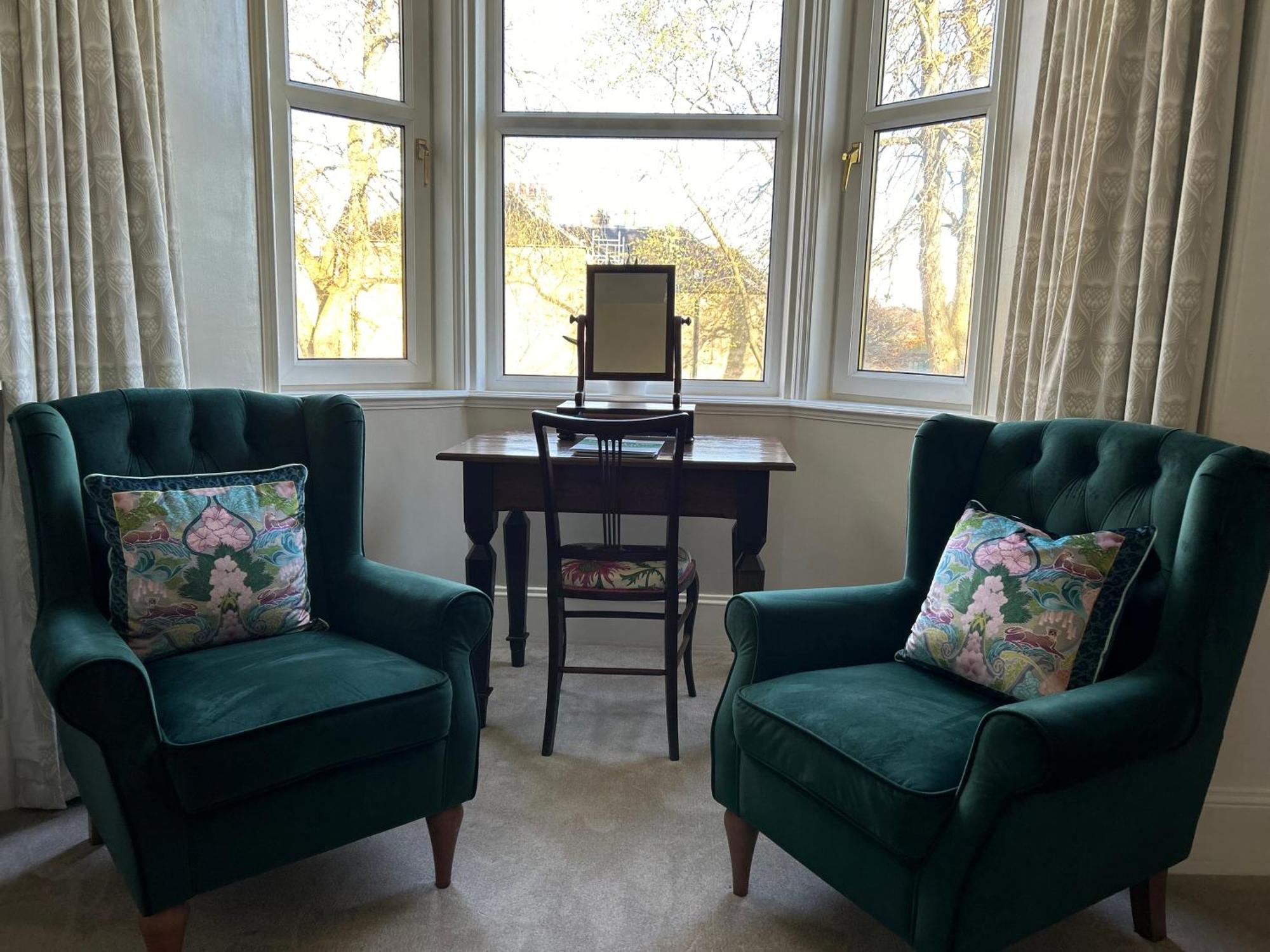 Glen Lyon Lodge Bed And Breakfast Неърн Екстериор снимка