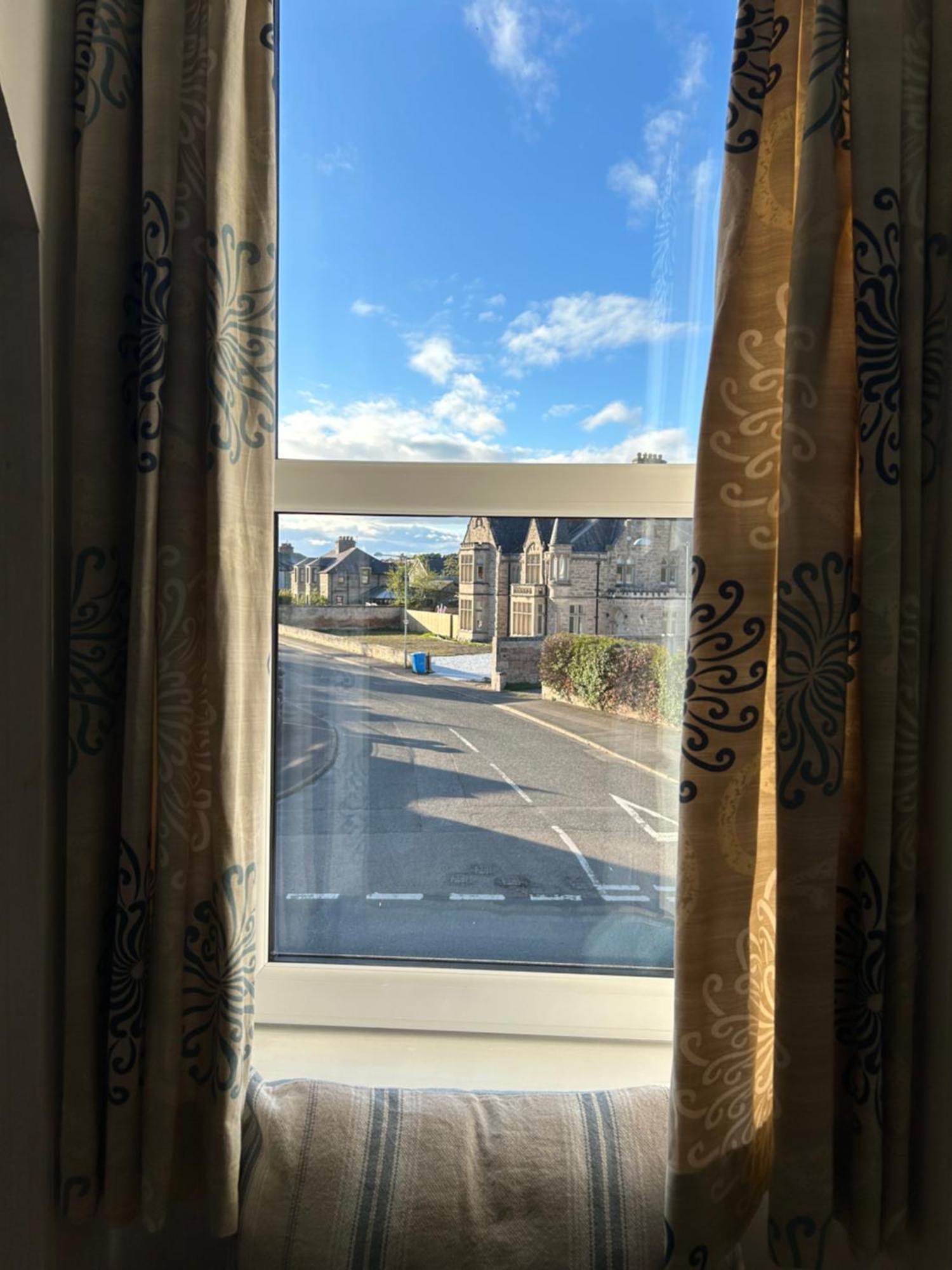 Glen Lyon Lodge Bed And Breakfast Неърн Екстериор снимка